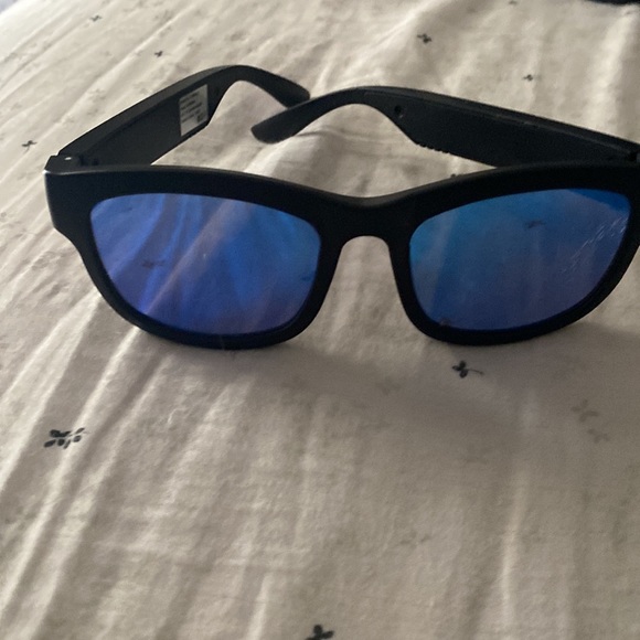 Bluetooth sunglasses - Picture 2 of 4
